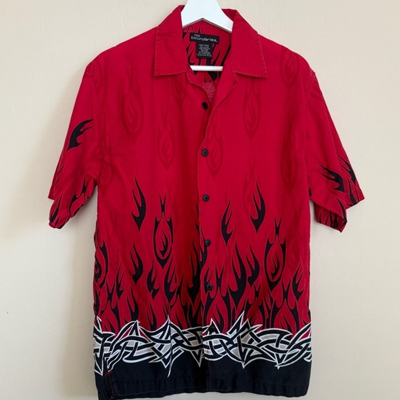 Y2K No Boundaries Flame Barbed Wire Printed Button Down Short Sleeve Shirt Small - Picture 1 of 7